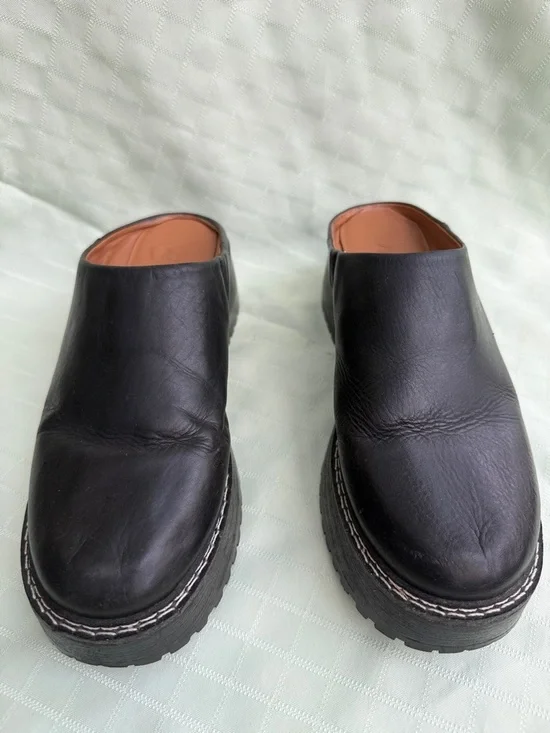 Black Matisse Leather Slip-On Clog - Picture 1 of 8